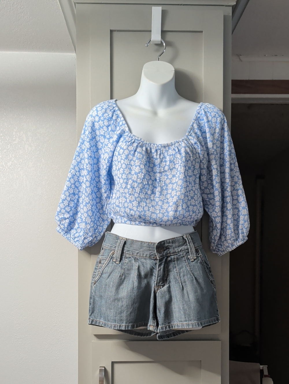Billabong Light Blue Floral Puff-Sleeve Crop Top